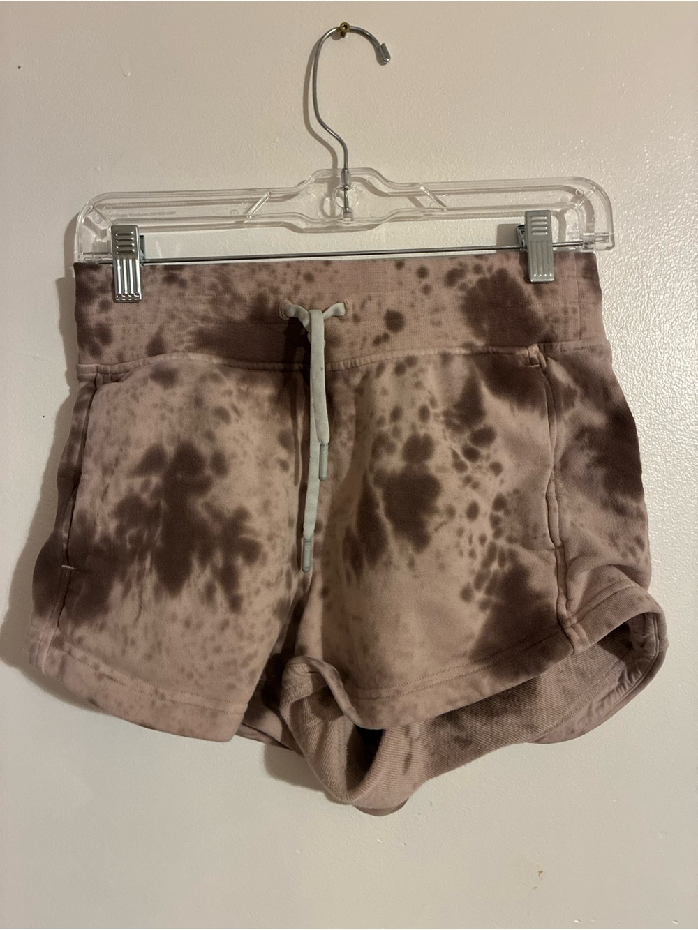 Lululemon Women’s Tie Dye Lounge Sweat Shorts Beige Brown Size 4
